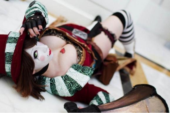 ����������լŮ�ı�����������ɣ�ͼ��